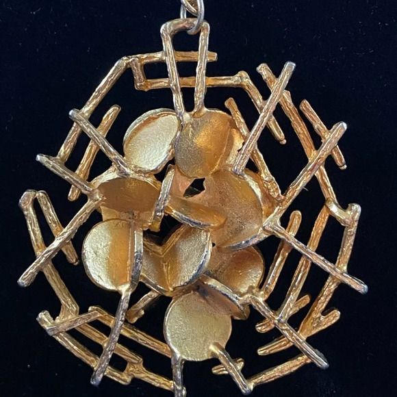 Brutalist Gold Tone Plated Abstract Modernist Necklace with Faceted Black Beads - Picture 4 of 12